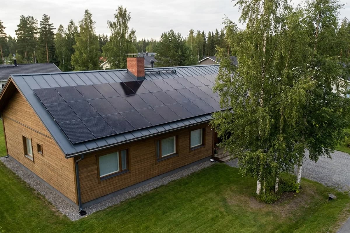 Varjostaako piippu paneelit? Mikroinvertteri vai tehosäädin 2026